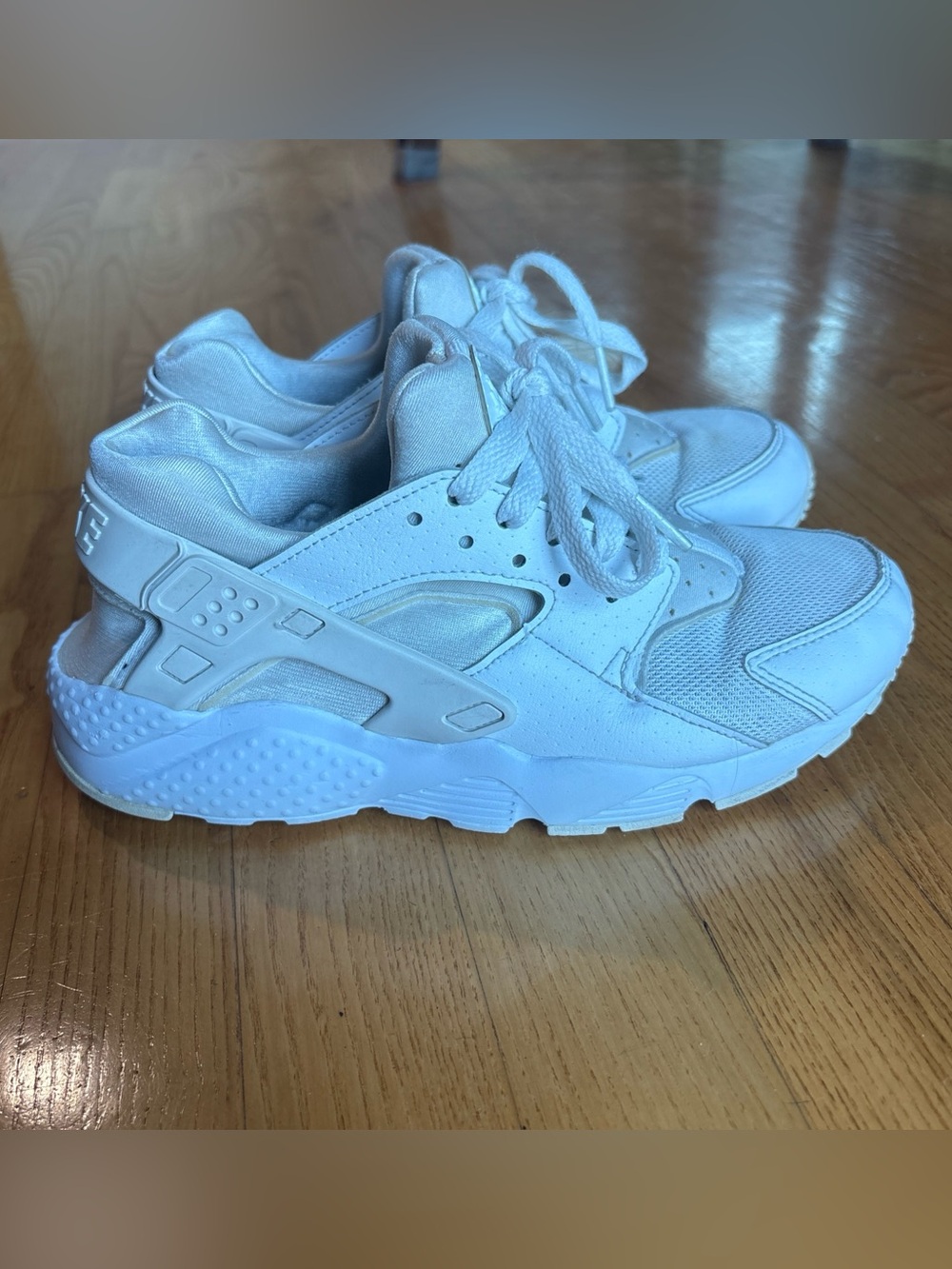 Nike Air Huarache Sneakers Shoes Triple White Limited Edition Big Kid Youth Sz 6